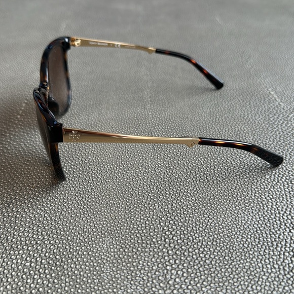 Tory Burch sunglasses - Picture 2 of 6